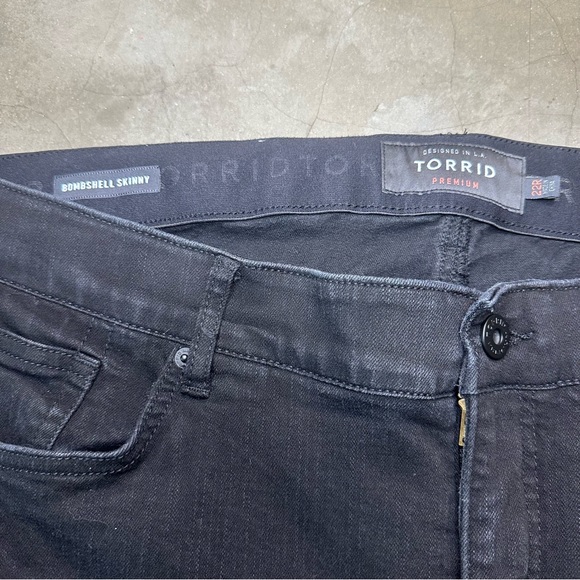 Torrid Bombshell Skinny Super Soft High-Rise Black Rinse Jeans Sz22R - Picture 5 of 9